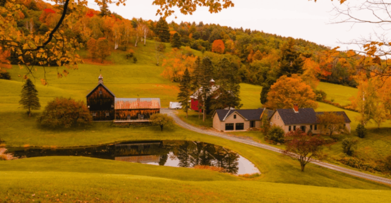 18 U.S. Towns with the Most Stunning Fall Foliage