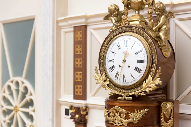 12 Vintage Victorian Clocks That Bring Old-World Charm