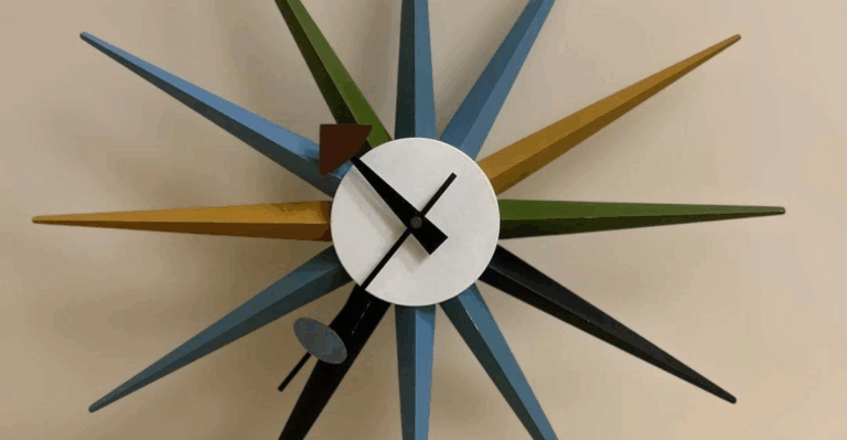 10 Vintage Wall Clocks That Show Off Classic Mid-Century Design