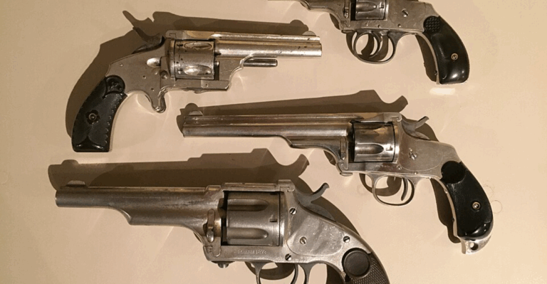 15 Antique Revolvers That Defined Early 20th Century Craftsmanship