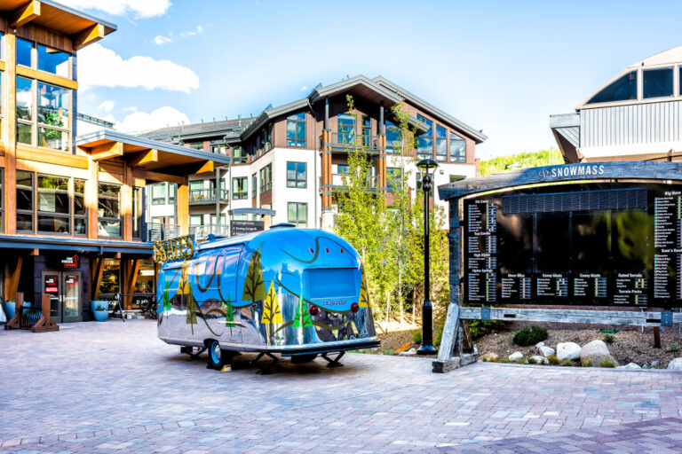 9 Best U.S. Ski Resorts for Families During the Holiday Season