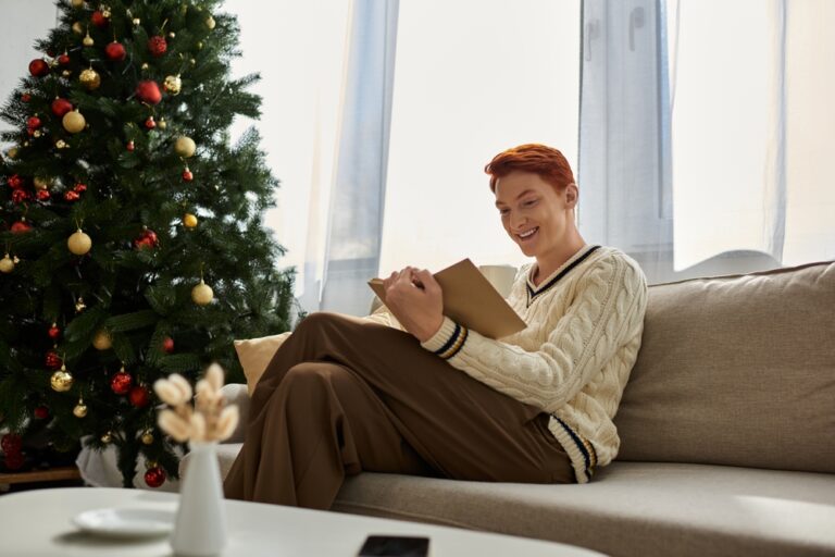 11 Vintage Holiday Books That Still Charm Readers