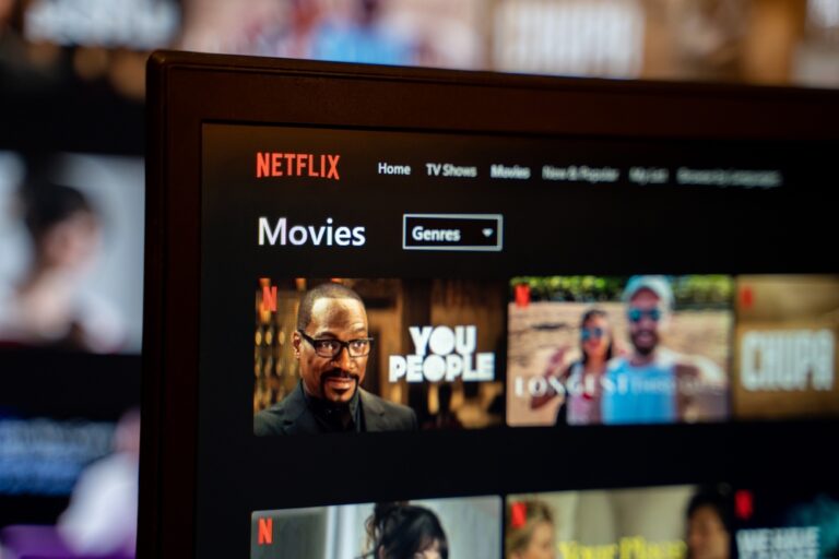 12 Modern Comedies From Netflix That Are Actually Funny