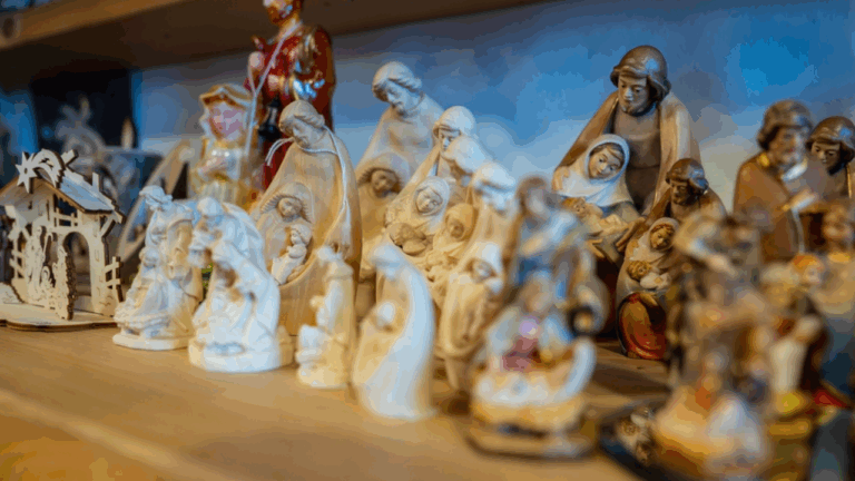 13 Holiday-Themed Ceramic Figurines Collectors Covet