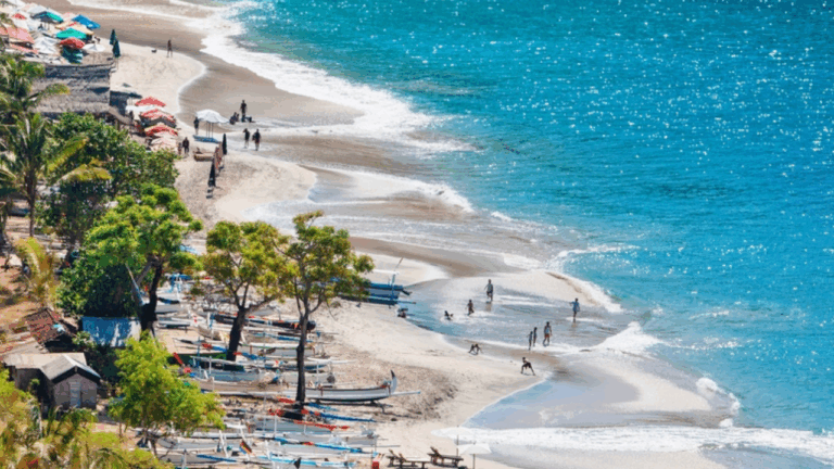 16 Tropical Spots That Reach Peak Season in December