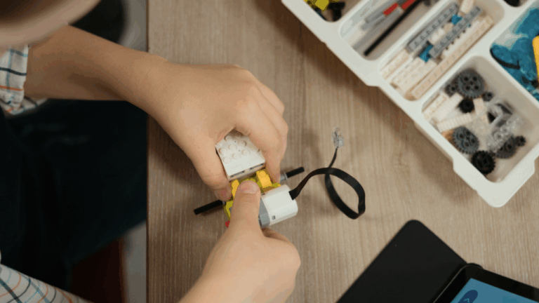 10 Vintage Science Kits That Collectors Love