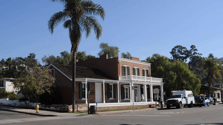 10 Historic Homes That Inspired Famous Horror Stories