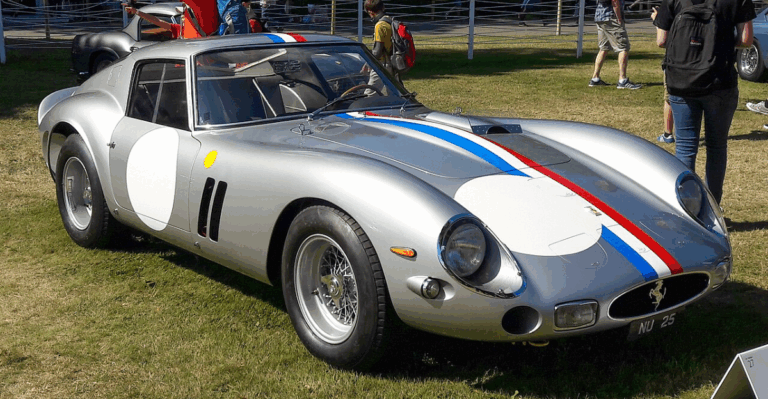 17 Vintage Race Cars That Still Turn Heads Today