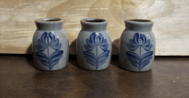 12 Charming Vintage Pottery That Fits Winter Decor Displays