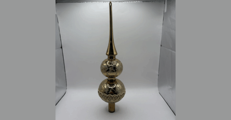 11 Classic Tree Toppers That Have Become Collectible