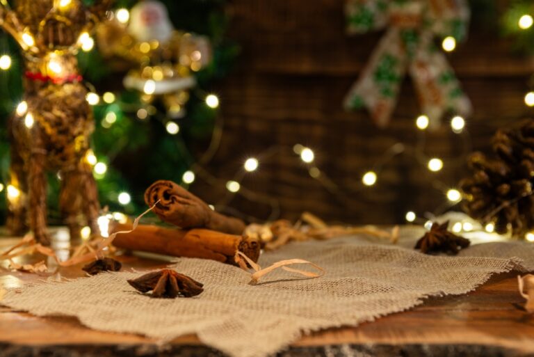10 Ways to Make Your Home Smell Like Christmas Without Candles