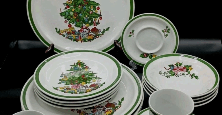 15 Holiday Plates and Dishes That Make Charming Collections