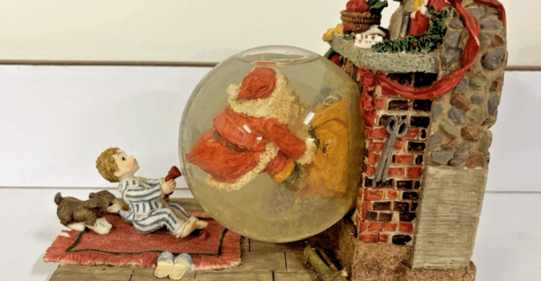 10 Vintage Musical Boxes and Snow Globes with Seasonal Appeal