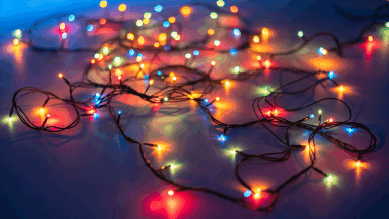 13 Vintage Christmas Lights That Bring Old Holiday Charm