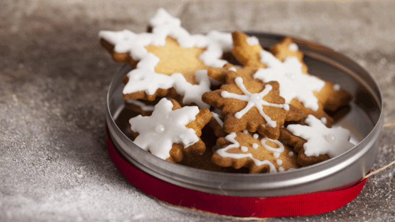 10 Vintage Cookie Tins and Candy Boxes That Make Charming Gifts