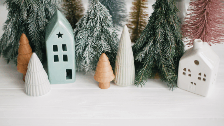 10 Midcentury Holiday Ceramics Families Love to Display