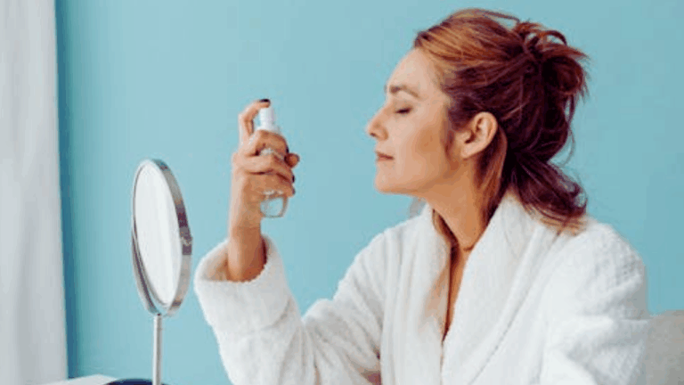 11 Setting Sprays and Powders That Work Well in Winter