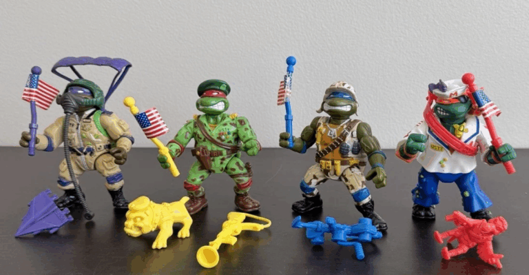 13 Retro Toys People Love Giving During the Holidays