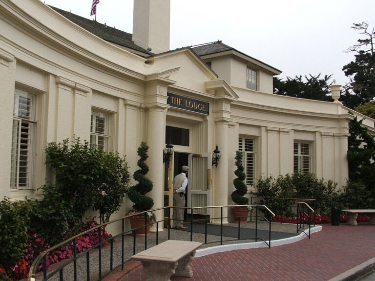 7 Cozy U.S. Hotels with Perfect Winter Getaways