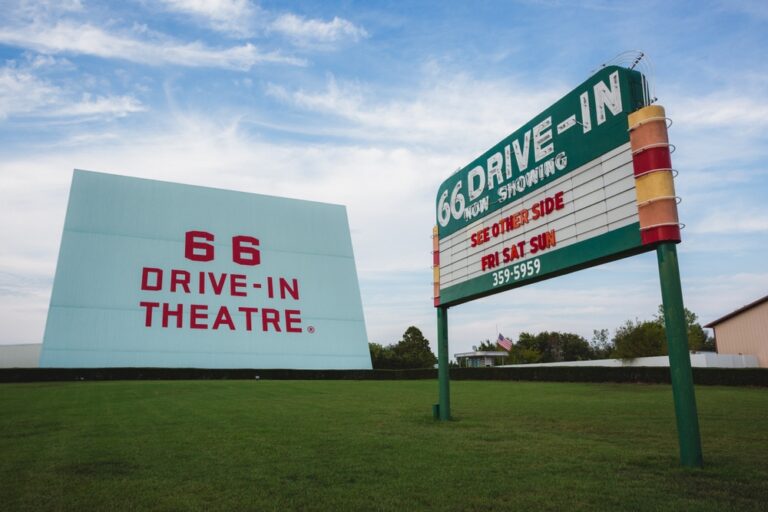 10 U.S. Towns With Drive-In Theaters That Still Feel Fun
