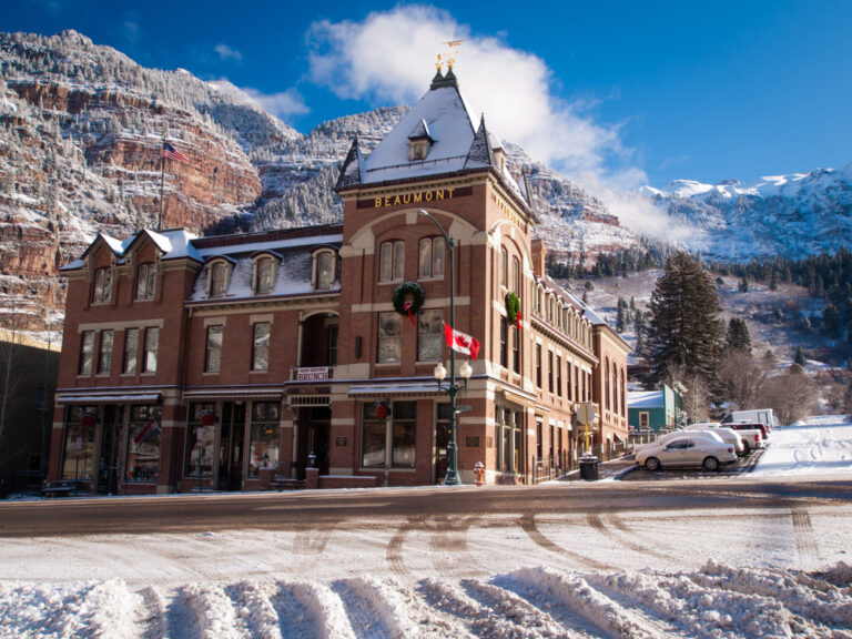 11 U.S. Hot Spring Towns for Late Winter Soaks Without Spa Prices