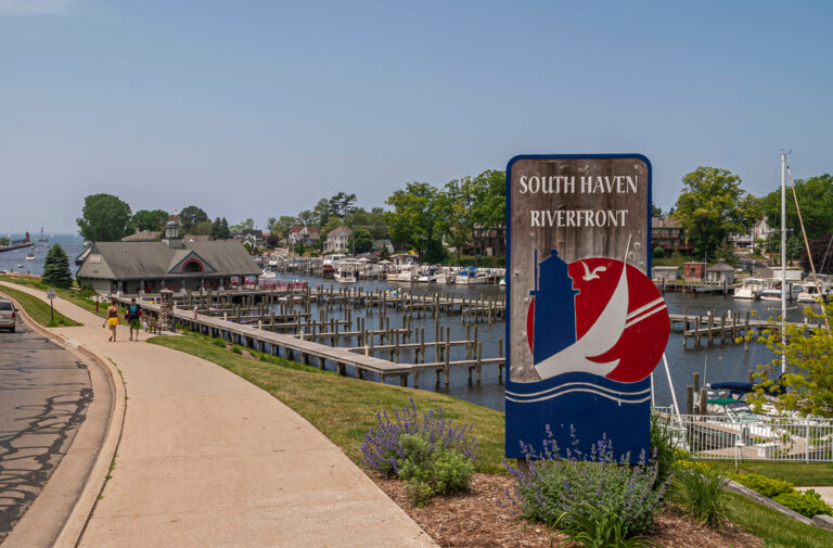 11 Great Lakes Marinas With Lighthouse Walks And Pier Benches