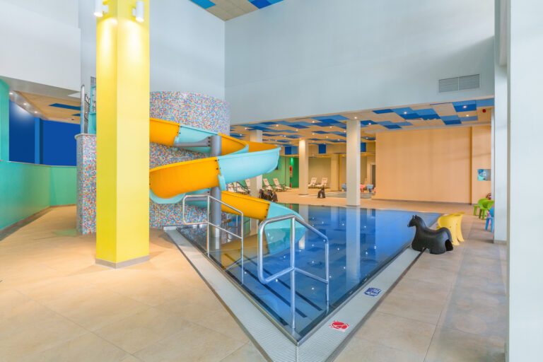 15 Best February Trips With Indoor Water Parks And Kid Friendly Hotels