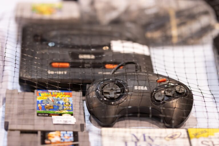 13 Best Places To Hunt Classic Video Games Without Repro Cartridges