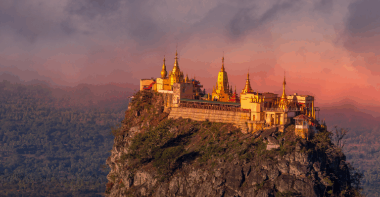15 Cliffside Monasteries and Hilltop Temples with Quiet Courtyards in Winter