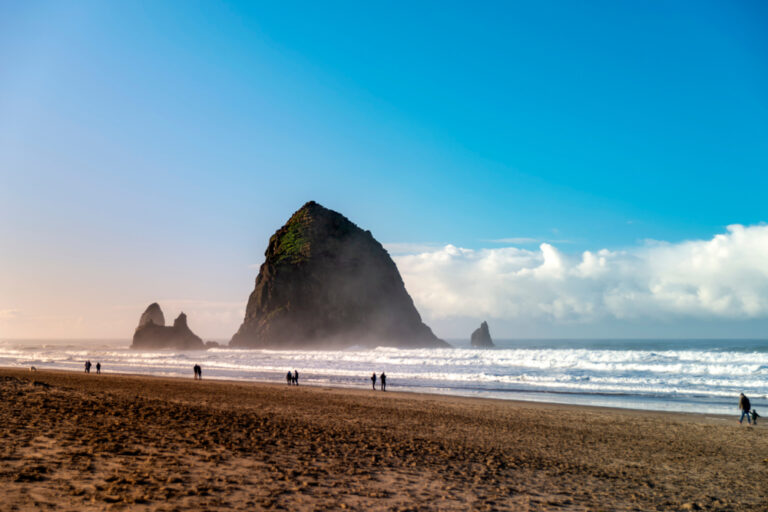 12 Rainy-Season Pacific Northwest Getaways with Short Hikes and Good Coffee