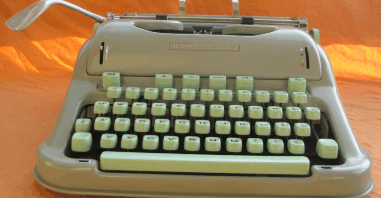 15 Old Typewriters Collectors Want and the Brands to Know