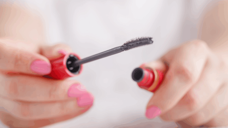 15 Tubing Mascaras That Remove Easily Without Rubbing
