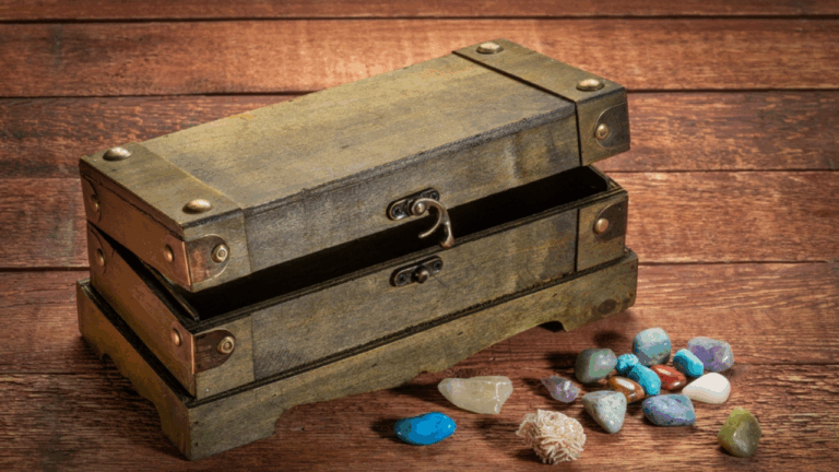 14 Antique Decorative Trays, Tins, and Boxes Collectors Still Love